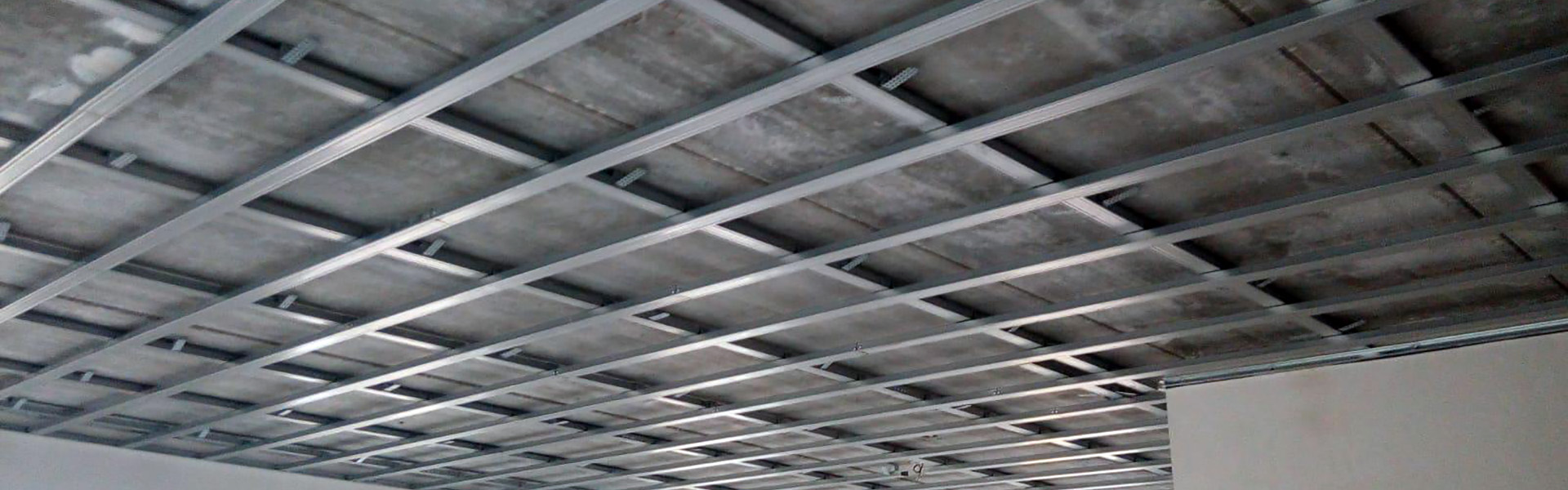 Expert Verlagen Plafonds